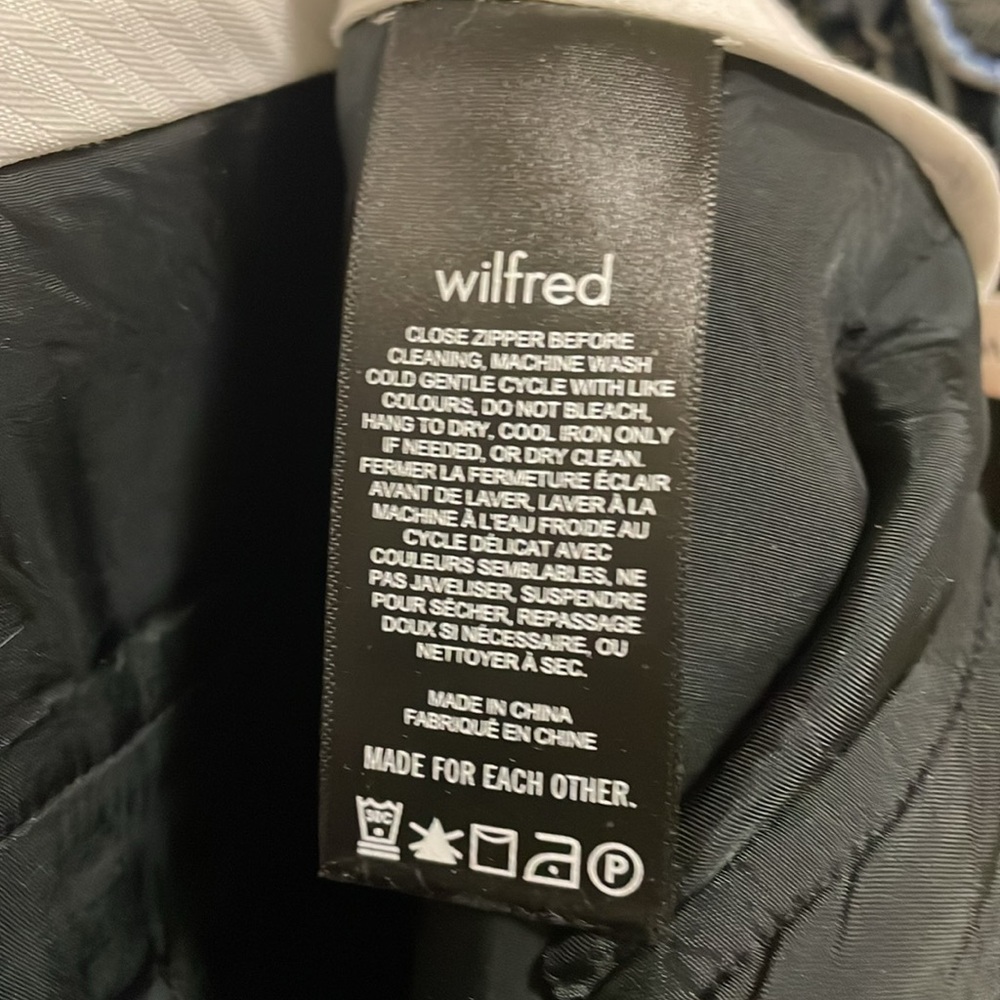 Aritzia Black Shorts - Picture 5 of 6